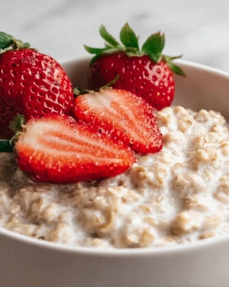 Crock Pot Strawberry and Cream Oatmeal Recipe