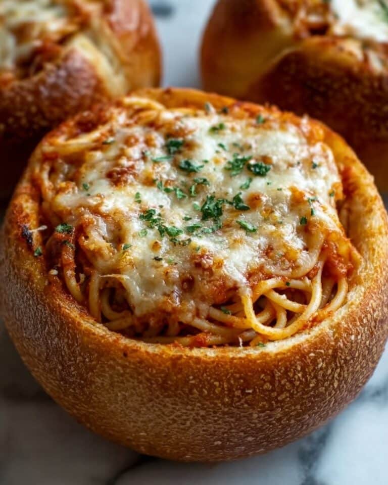 Spaghetti Garlic Bread Bowls: A Delicious Twist on Classic Comfort Food Recipe