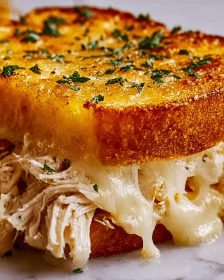 Cheesy Chicken Garlic Bread Sandwich Recipe